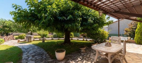 6 bedrooms House in Lot, France No. 308631 2