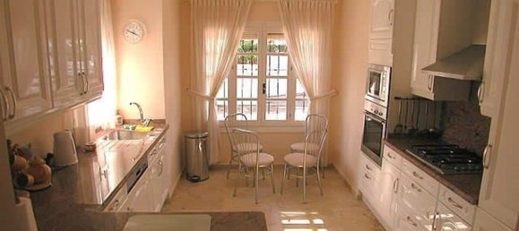 3 bedrooms House in Estepona, Spain No. 146172 11