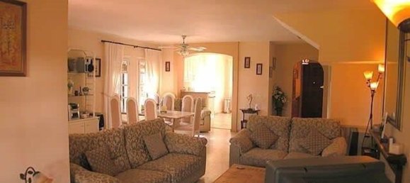3 bedrooms House in Estepona, Spain No. 146172 4