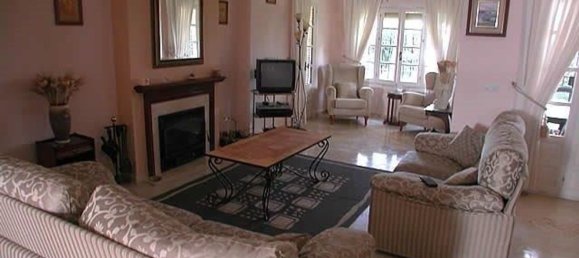 3 bedrooms House in Estepona, Spain No. 146172 3