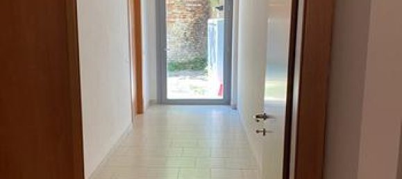 2-salle Appartement à Mirandola, Italy No. 286535 7