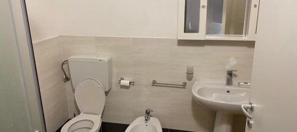 2-salle Appartement à Mirandola, Italy No. 286535 9