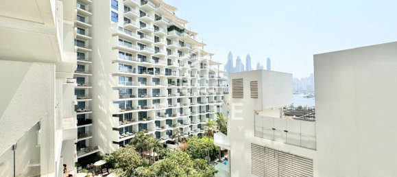 57m² Apartment for sale in Palm Jumeirah, Dubai, UAE № 113238 2