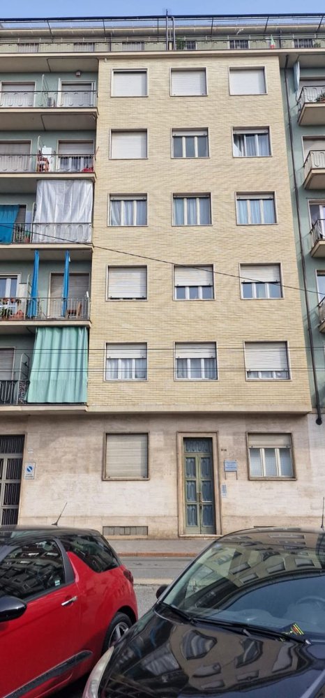 3 rooms Apartment in Turin, Italy No. 55954