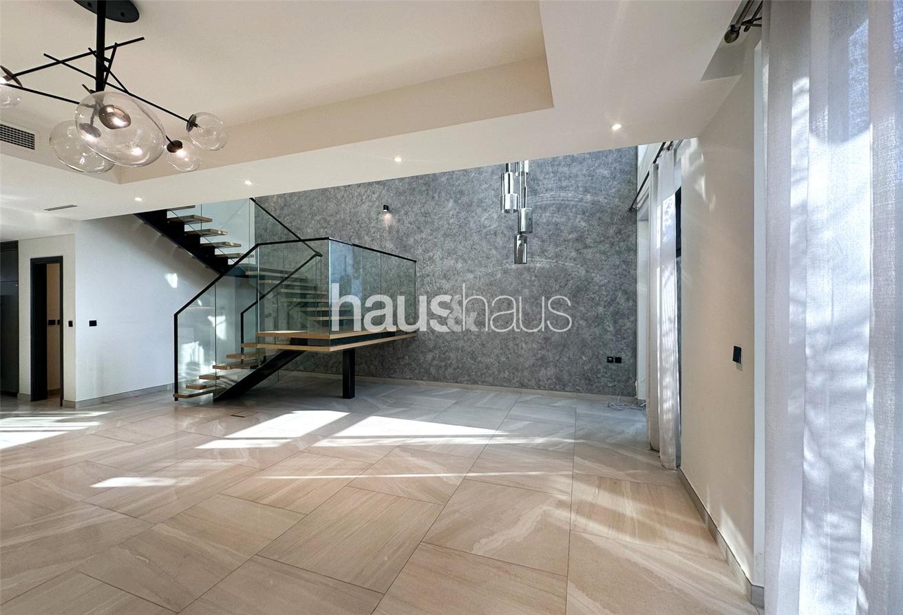 Dúplex de 4 dormitorios en Jumeirah Village Circle, UAE No. 100434