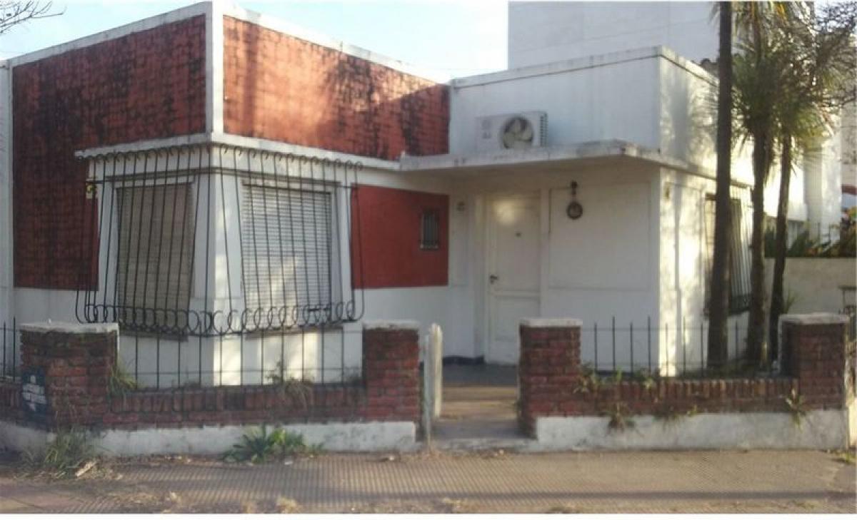 3 bedrooms House in Moron, Argentina No. 51109