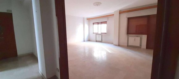 6-salle Appartement à Taranto, Italy No. 17394 7