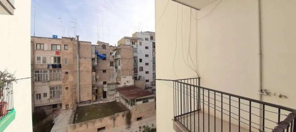 6-salle Appartement à Taranto, Italy No. 17394 34