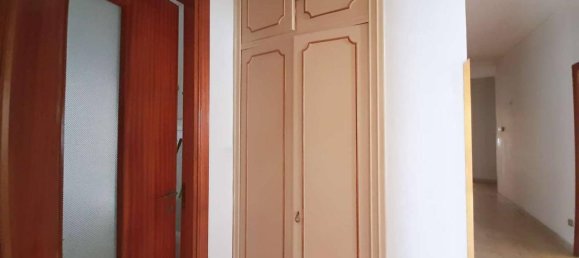 6-salle Appartement à Taranto, Italy No. 17394 28