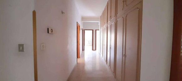 6-salle Appartement à Taranto, Italy No. 17394 17