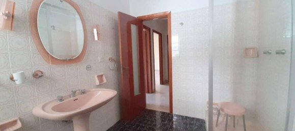 6-salle Appartement à Taranto, Italy No. 17394 30