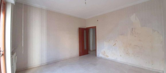 6-salle Appartement à Taranto, Italy No. 17394 25