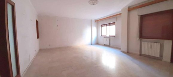 6-salle Appartement à Taranto, Italy No. 17394 8