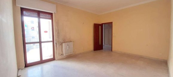 6-salle Appartement à Taranto, Italy No. 17394 22