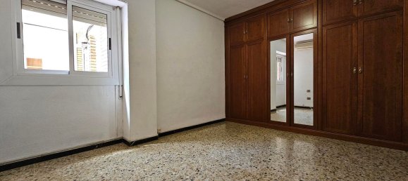 3 bedrooms Apartment in Zaragoza, Spain No. 160037 31