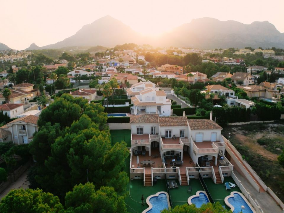 Villa de 4 dormitorios en La Nucia, Spain No. 282785