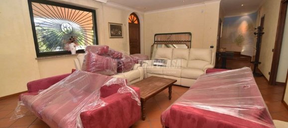 4 bedrooms Apartment in Brandizzo, Italy No. 131866 8