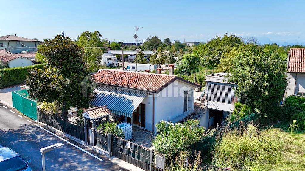 1 bedroom Villa in Peschiera del Garda, Italy No. 326671