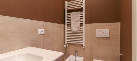 3 rooms Apartment in Bologna, Italy No. 35048 35