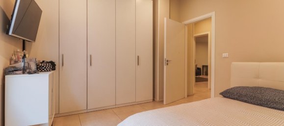 3 rooms Apartment in Bologna, Italy No. 35048 57