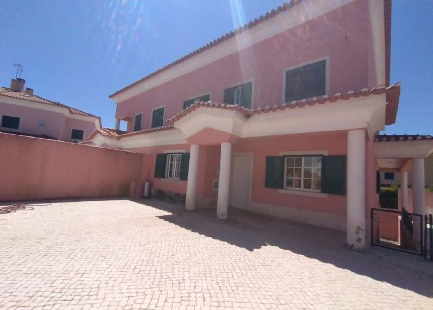 5 bedrooms House in Rio de Mouro, Portugal No. 165919