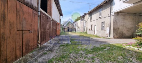 2 bedrooms House in Corno Giovine, Italy No. 176900 5