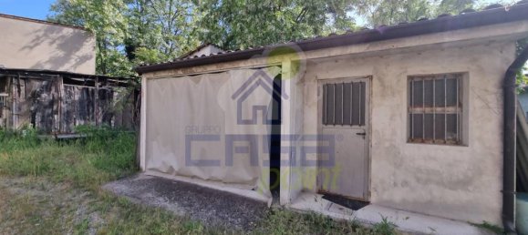 2 bedrooms House in Corno Giovine, Italy No. 176900 3