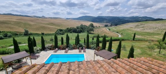 4 bedrooms House in Volterra, Italy No. 327 2