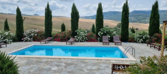 4 bedrooms House in Volterra, Italy No. 327 6