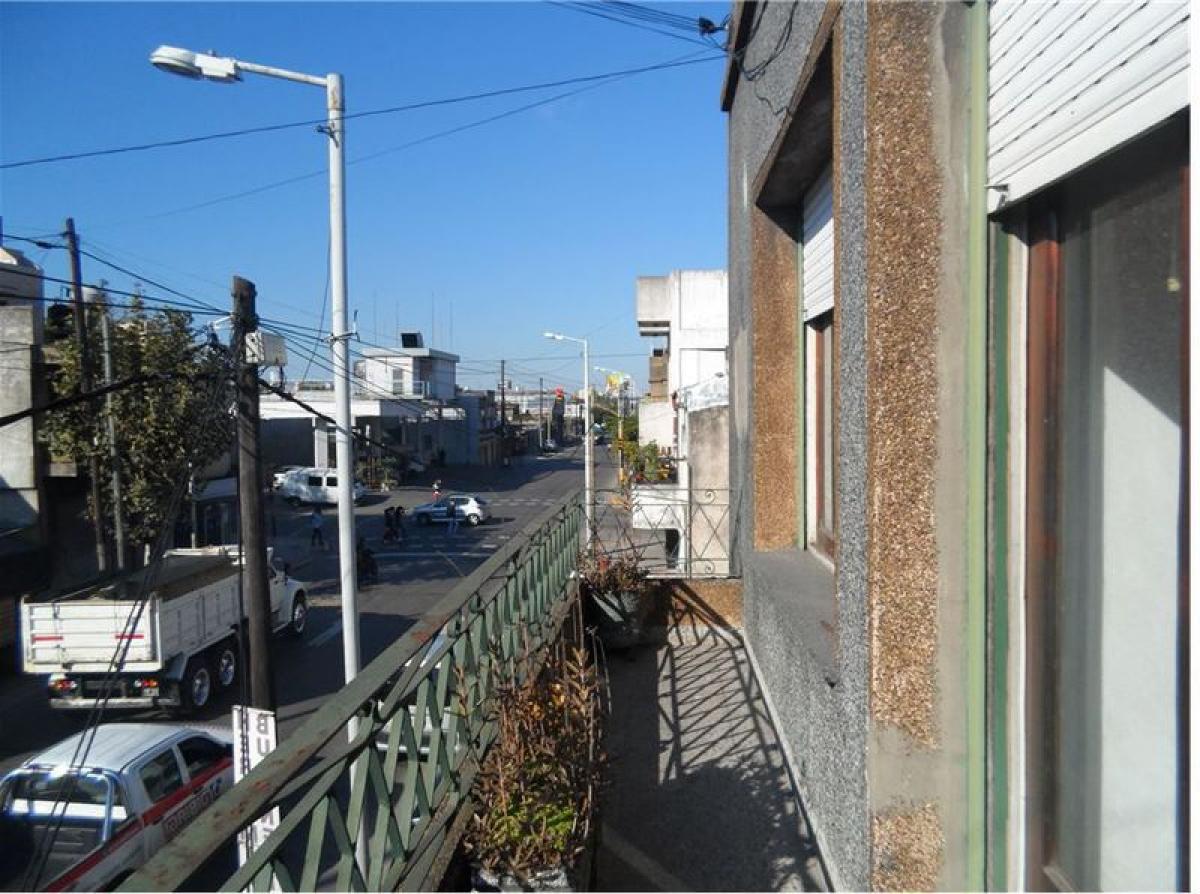 2 bedrooms House in Avellaneda, Argentina No. 3540