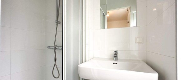 2-salle Appartement à Rudolfsheim-Funfhaus, Austria No. 207412 3