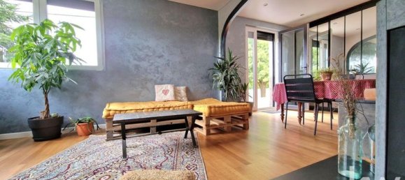 4 bedrooms House in Marnay, France No. 301951 17