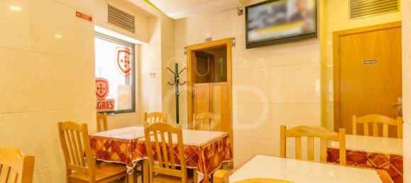 55m² Commercial property in Lisbon, Portugal No. 69939 16