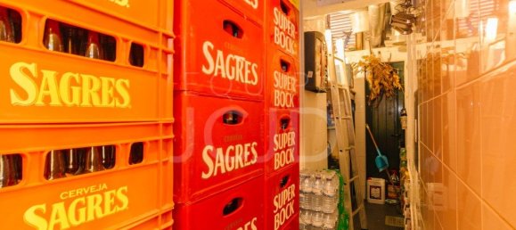 55m² Commercial property in Lisbon, Portugal No. 69939 13