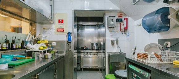 55m² Commercial property in Lisbon, Portugal No. 69939 7