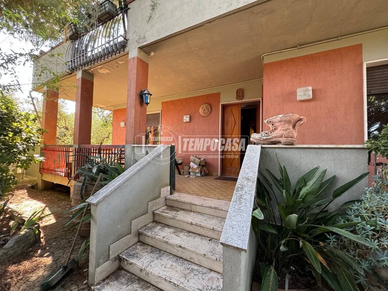 Villa de 7 dormitorios en Francavilla al Mare, Italy No. 270585