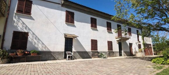 Casa de 5 habitaciónes en Portacomaro, Italy No. 107920 3