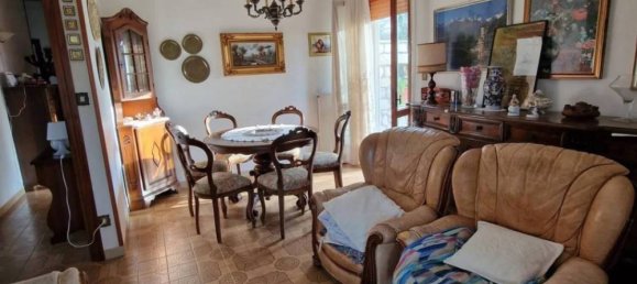 3 bedrooms Villa in Carrara, Italy No. 48100 17