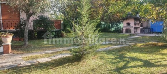 3 bedrooms Villa in Carrara, Italy No. 48100 9