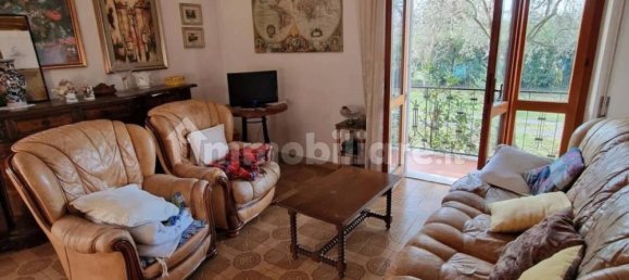 3 bedrooms Villa in Carrara, Italy No. 48100 16