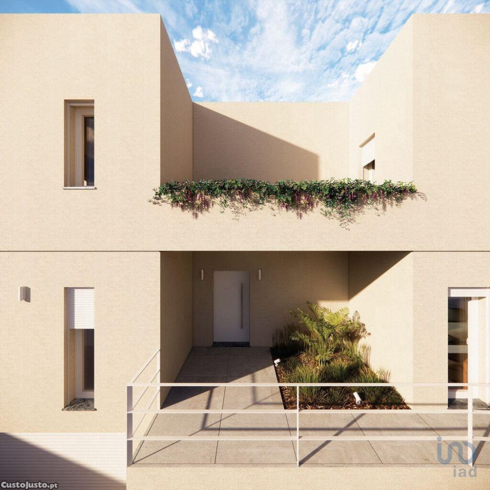 4 bedrooms Villa in Sesimbra, Portugal No. 103564