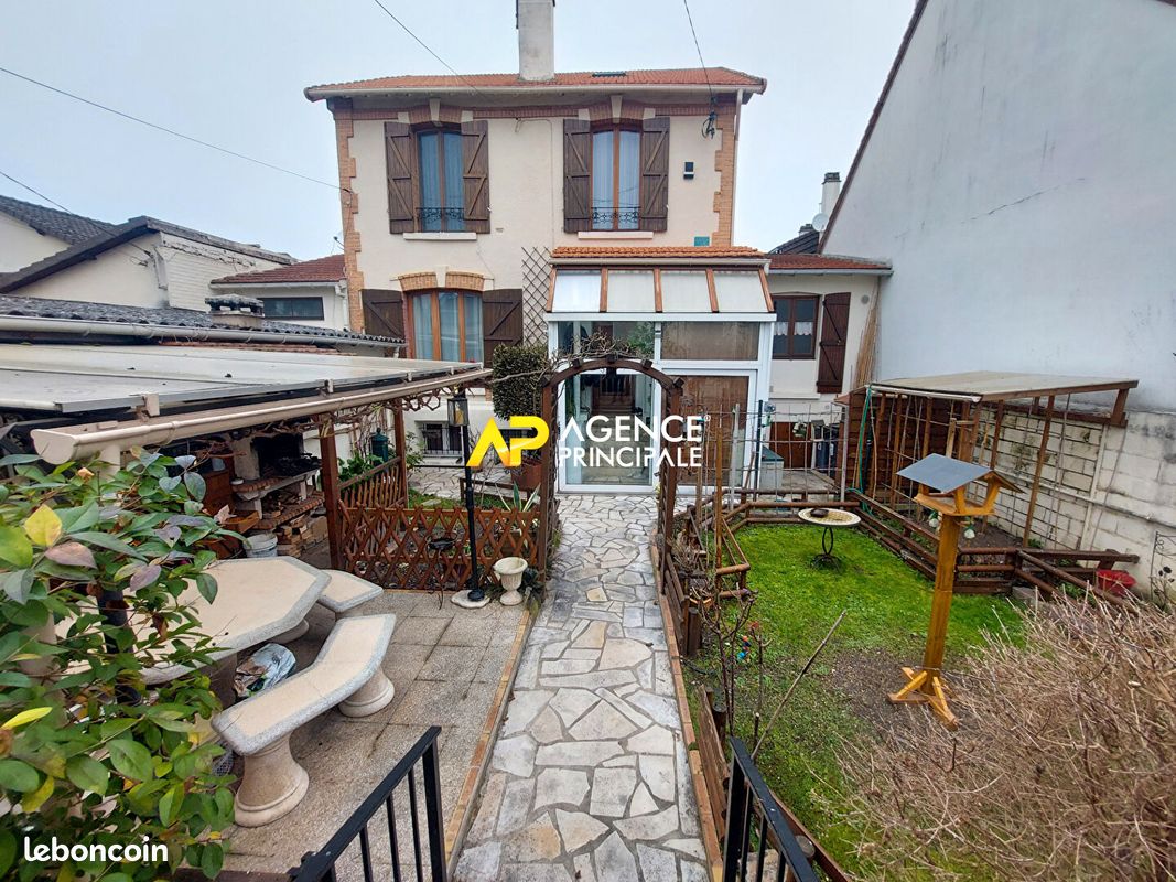 3 Schlafzimmer Haus in Bezons, France, Nr. 166620