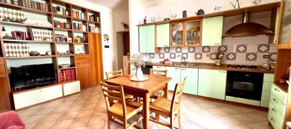 Apartamento de 3 divisões em Pozzuoli, Italy N.º 110568 3