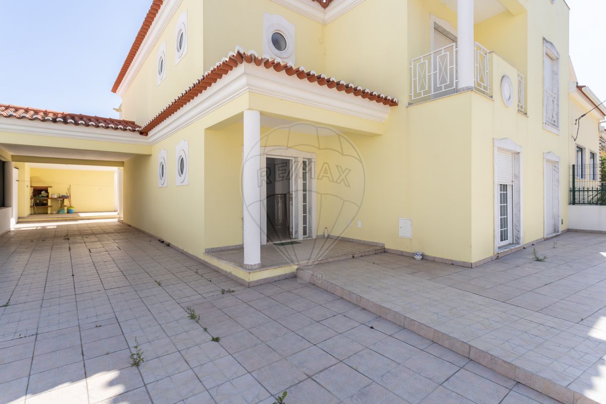 5 bedrooms House in Pinhal Novo, Portugal No. 172855