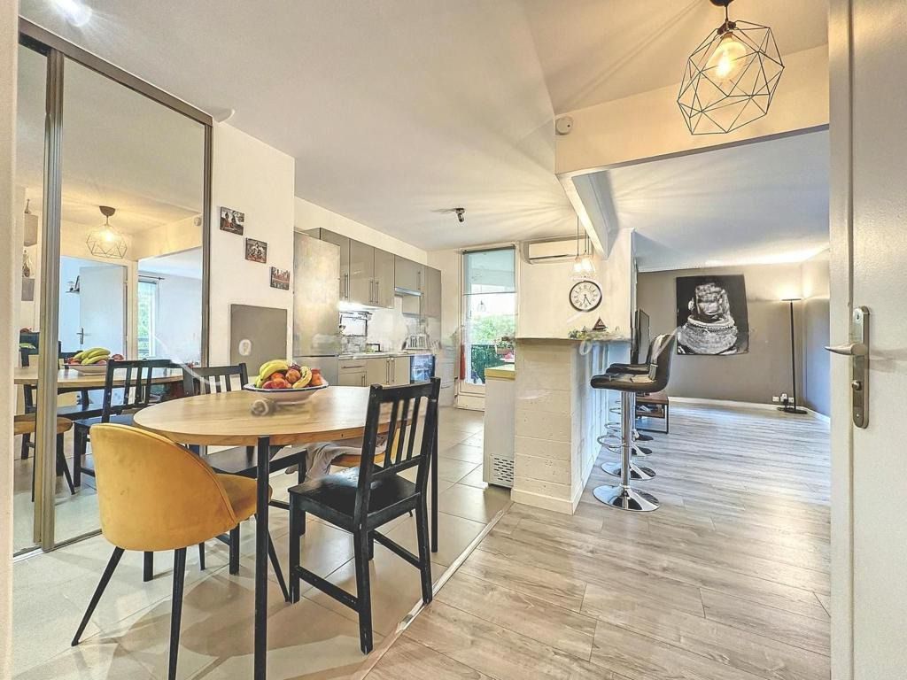 2 chambres Appartement à Asnières-sur-Seine, France No. 130302