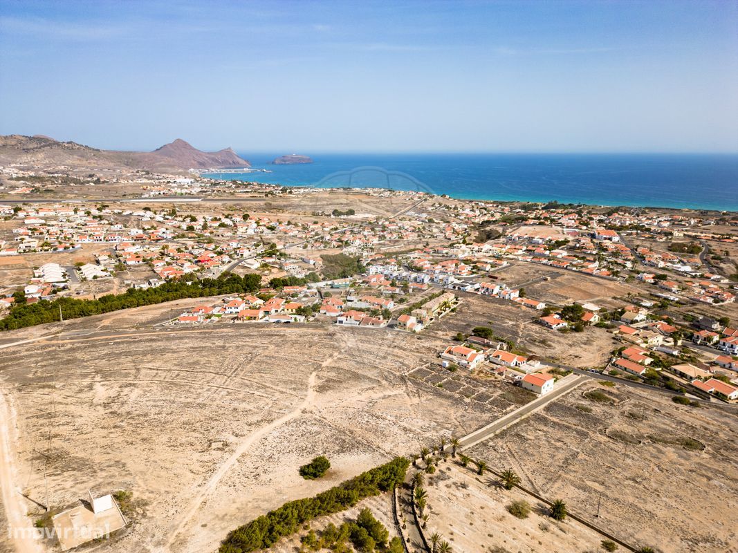 Земельный участок 3100м² в Порту Санту, Португалия № 315766