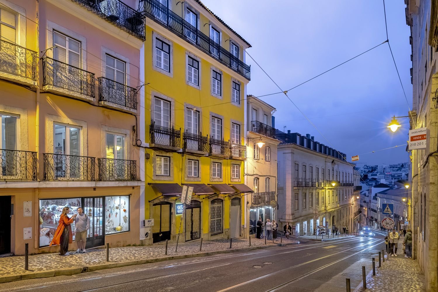 745m² Building in Lisbon, Portugal No. 283667