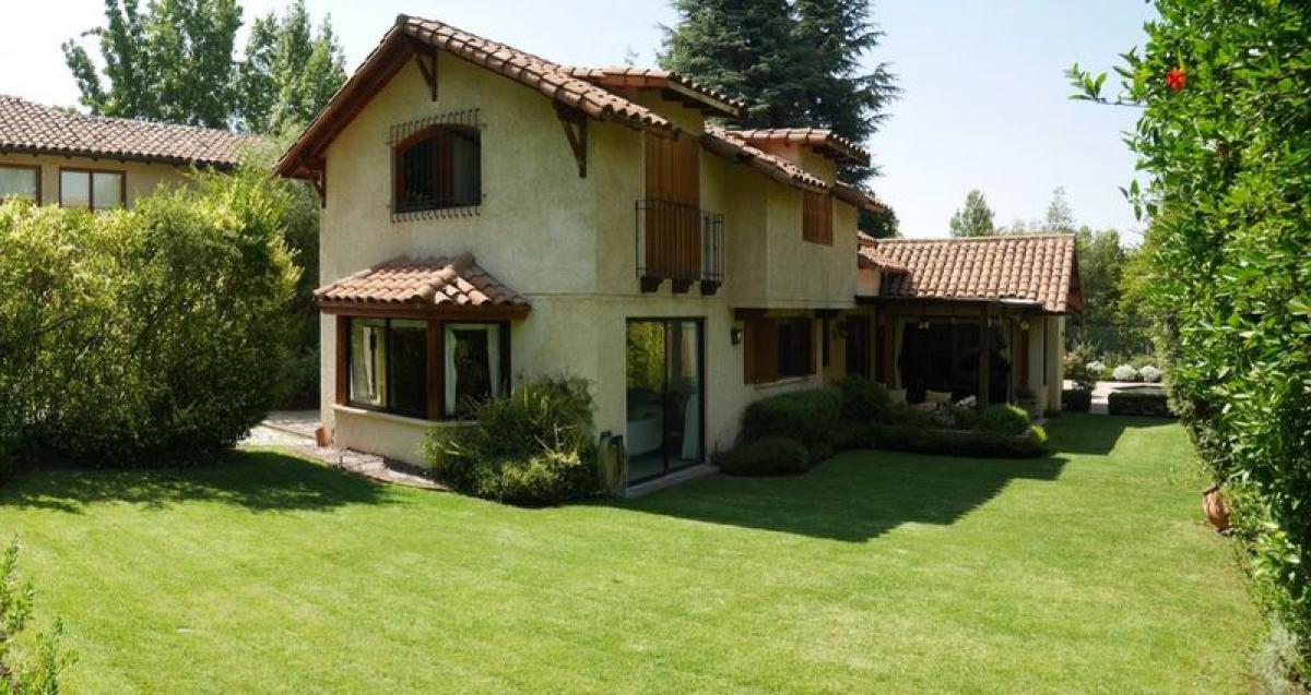 6 bedrooms House in Santiago, Chile No. 2980