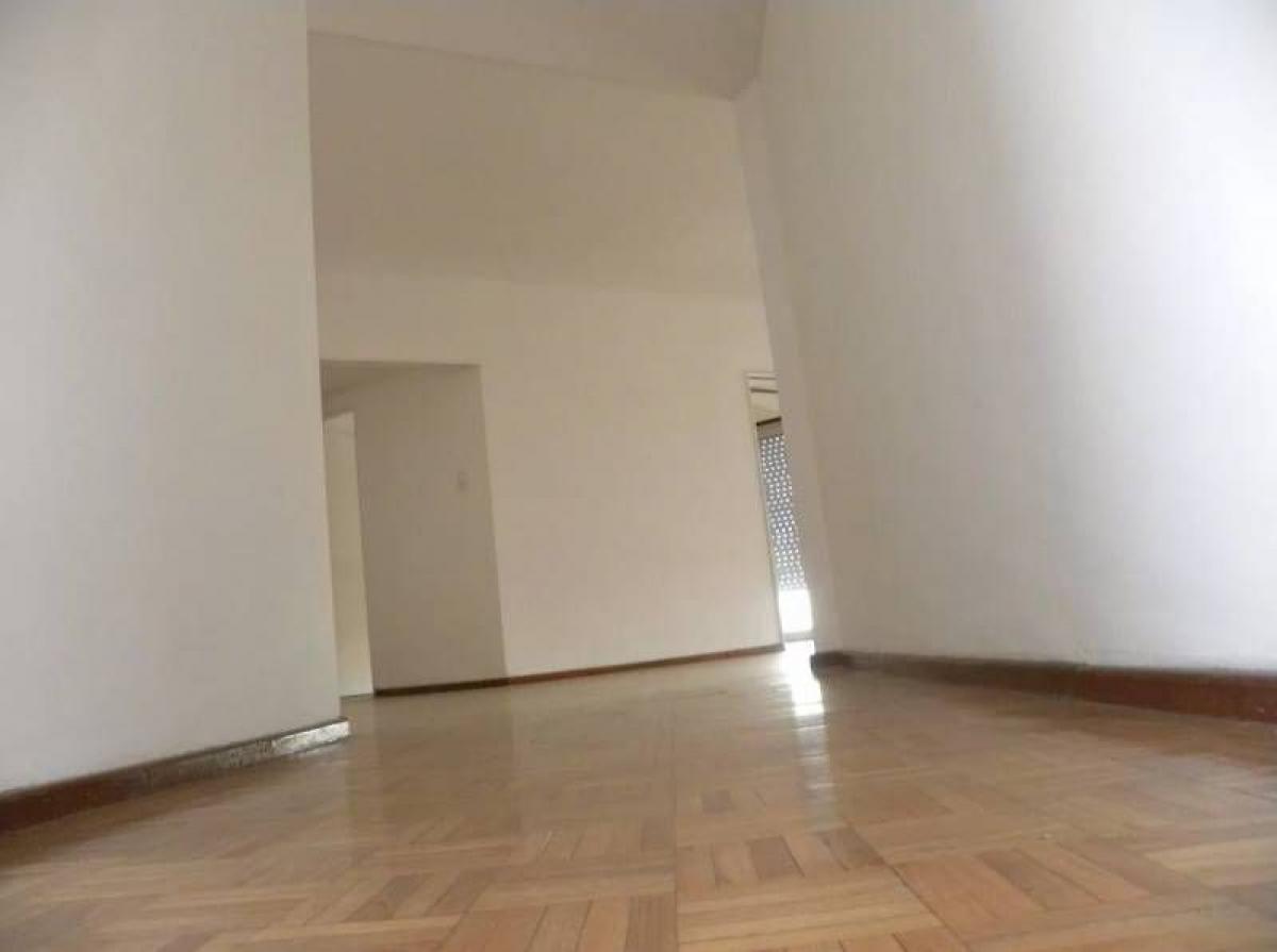 Apartamento de 3 dormitorios en Buenos Aires, Argentina No. 77285