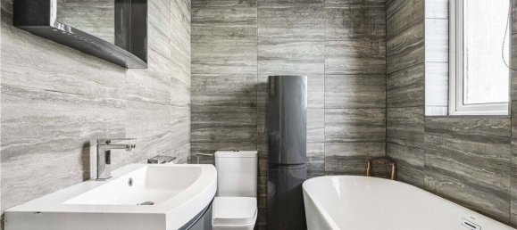 5 bedrooms House in London, United Kingdom No. 8673 4